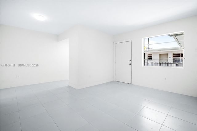 10305 SW 40th St 0, Miami, FL 33165