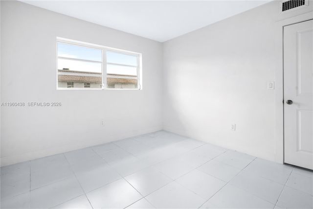 10305 SW 40th St 0, Miami, FL 33165