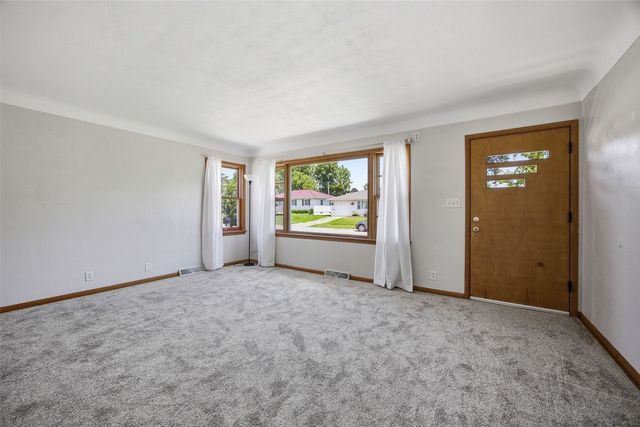 1621 47th st NE, Cedar Rapids, IA 52402
