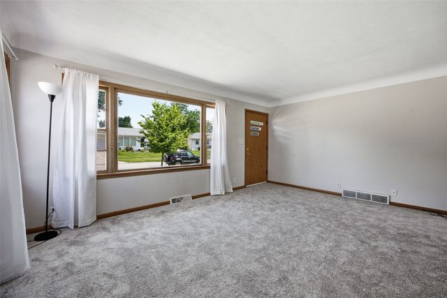 1621 47th st NE, Cedar Rapids, IA 52402