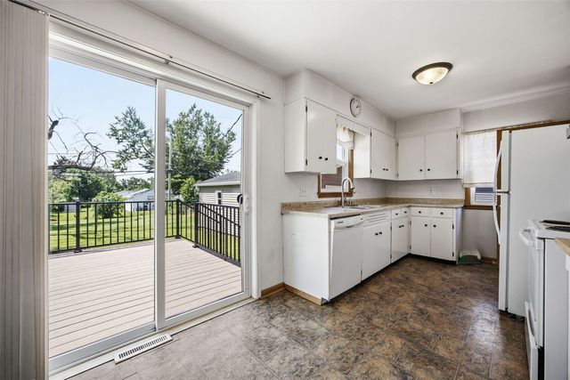 1621 47th st NE, Cedar Rapids, IA 52402