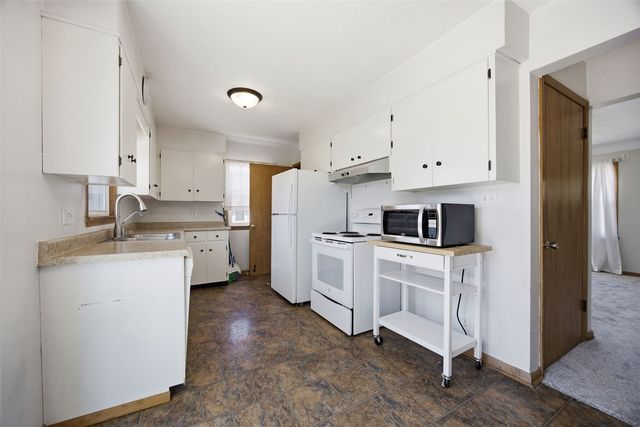 1621 47th st NE, Cedar Rapids, IA 52402