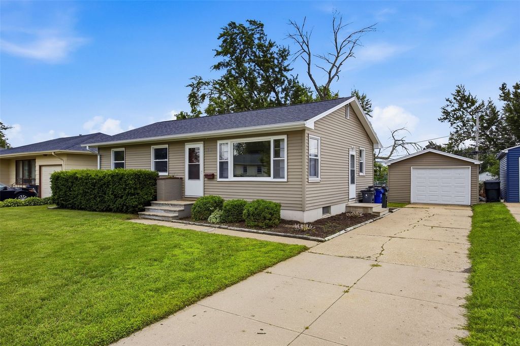 1621 47th st NE, Cedar Rapids, IA 52402