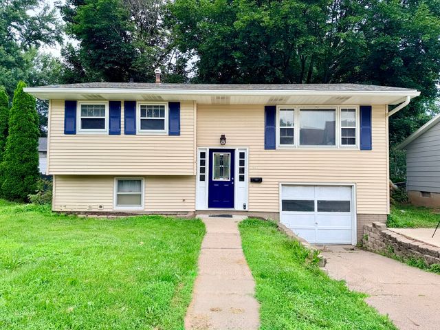 3324 Eastern Avenue, Davenport, IA 52807