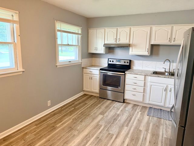 3324 Eastern Avenue, Davenport, IA 52807