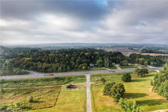 2497 E Aarons Drive, Springdale, AR 72764