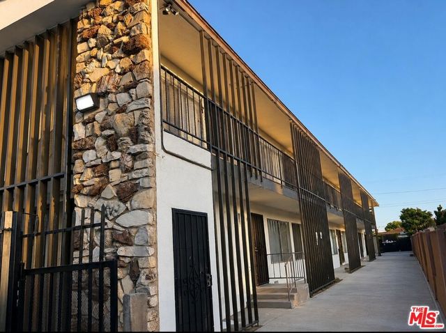 538 W 82nd Street, Los Angeles, CA 90044