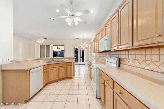 13122 N Rivercane Loop, Marana, AZ 85658