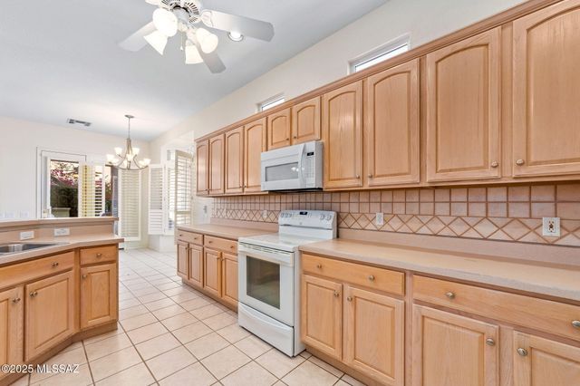 13122 N Rivercane Loop, Marana, AZ 85658