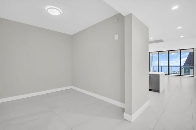 275 1ST AVENUE S 3304, St Petersburg, FL 33701