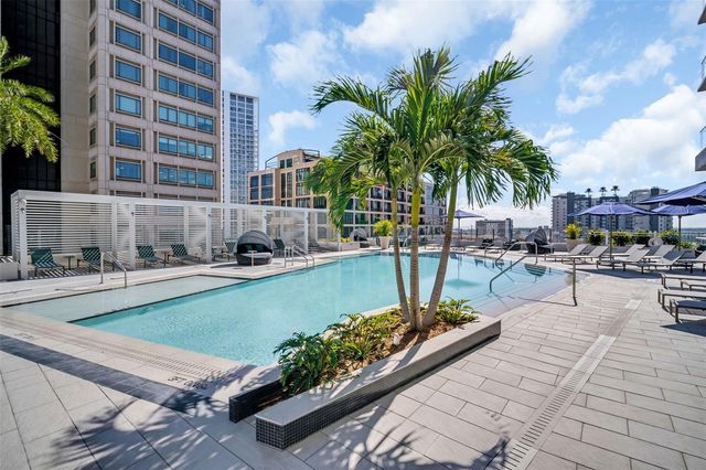 275 1ST AVENUE S 3304, St Petersburg, FL 33701