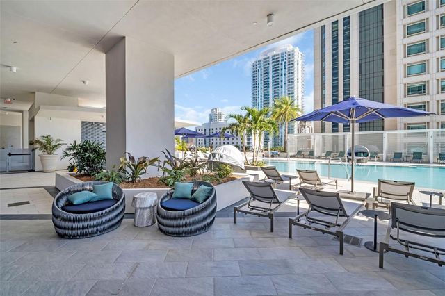 275 1ST AVENUE S 3304, St Petersburg, FL 33701