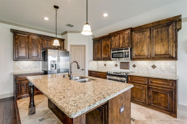 816 Meadow Lake Lane 5, Little Elm, TX 75068