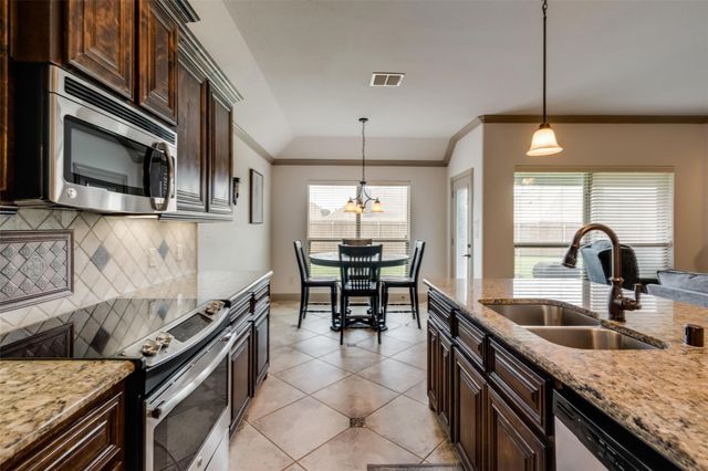 816 Meadow Lake Lane 5, Little Elm, TX 75068