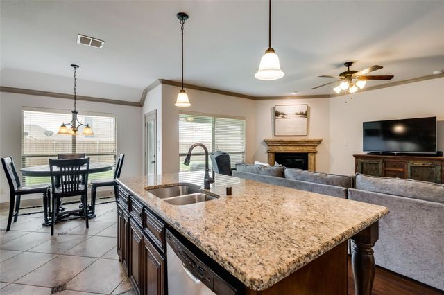 816 Meadow Lake Lane 5, Little Elm, TX 75068