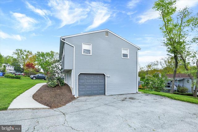 90 SUGAR MAPLE DR, Etters, PA 17319
