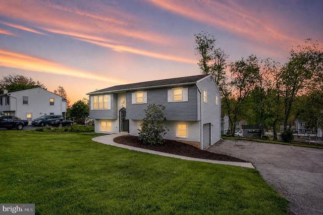 90 SUGAR MAPLE DR, Etters, PA 17319