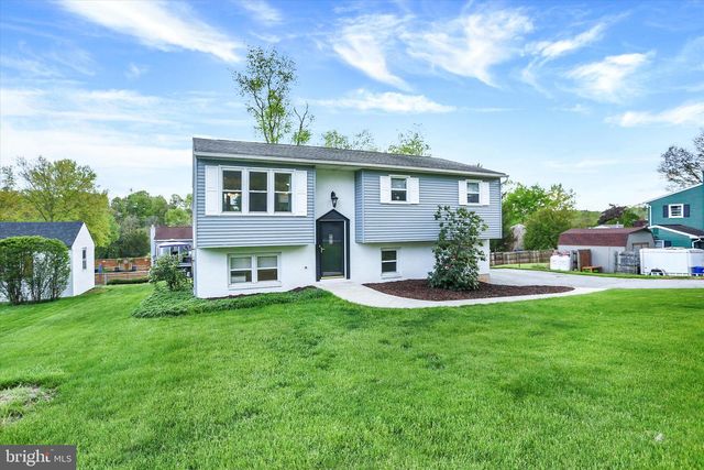 90 SUGAR MAPLE DR, Etters, PA 17319