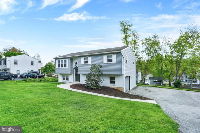 90 SUGAR MAPLE DR, Etters, PA 17319