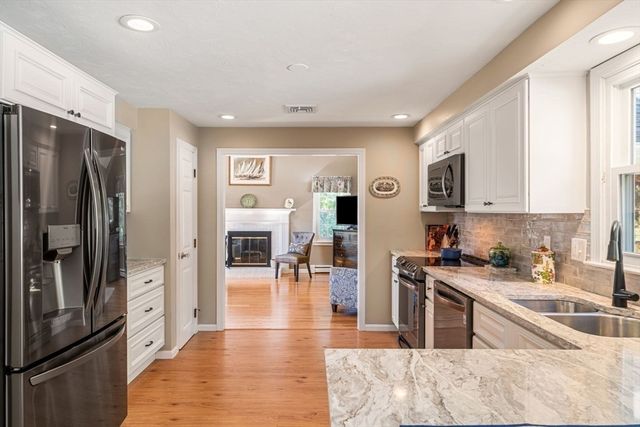 3 Jonathans Way, Upton, MA 01568