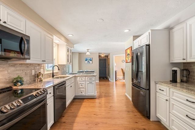 3 Jonathans Way, Upton, MA 01568