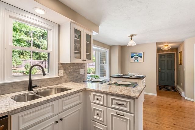 3 Jonathans Way, Upton, MA 01568