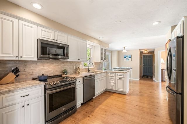 3 Jonathans Way, Upton, MA 01568