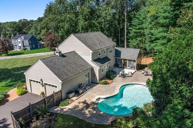 3 Jonathans Way, Upton, MA 01568