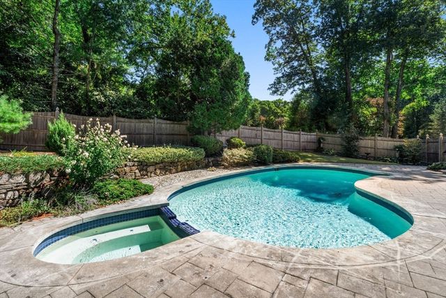 3 Jonathans Way, Upton, MA 01568