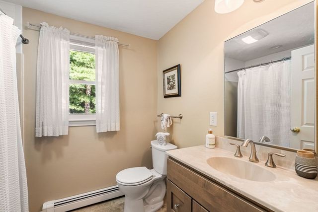 3 Jonathans Way, Upton, MA 01568