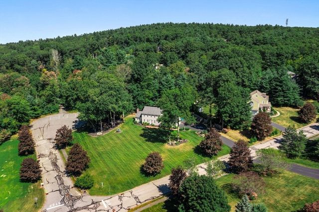 3 Jonathans Way, Upton, MA 01568