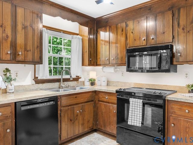 3100 Three Bridge Rd, Powhatan, VA 23139