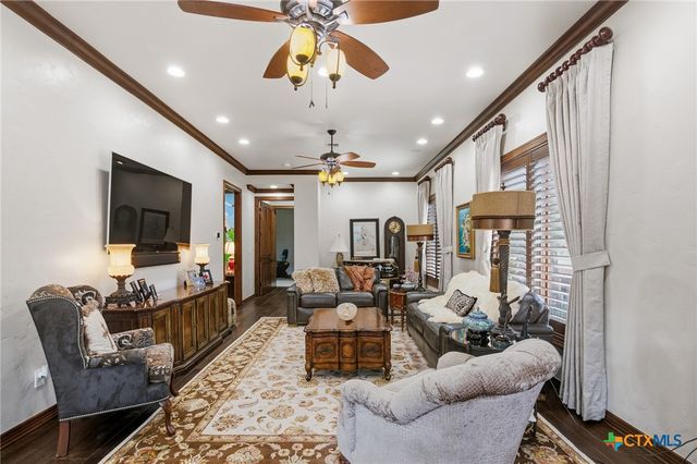 179 Post Oak Place, Inez, TX 77968