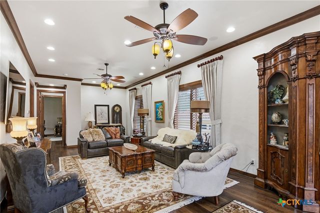 179 Post Oak Place, Inez, TX 77968