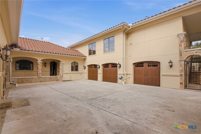 179 Post Oak Place, Inez, TX 77968