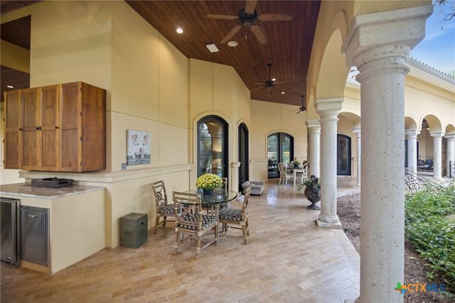 179 Post Oak Place, Inez, TX 77968