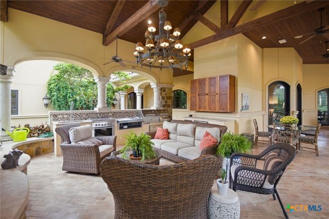 179 Post Oak Place, Inez, TX 77968