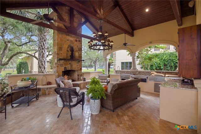 179 Post Oak Place, Inez, TX 77968