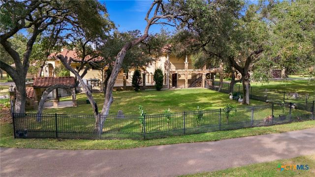 179 Post Oak Place, Inez, TX 77968