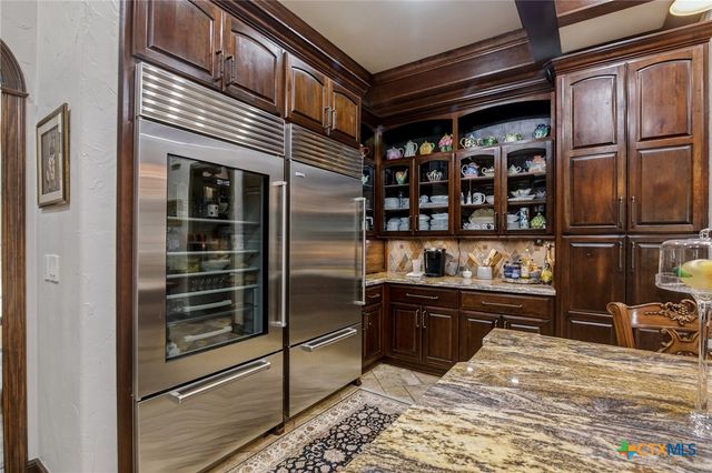 179 Post Oak Place, Inez, TX 77968