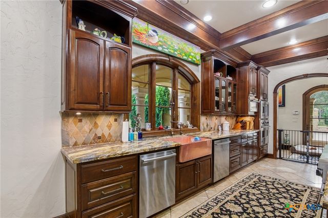 179 Post Oak Place, Inez, TX 77968