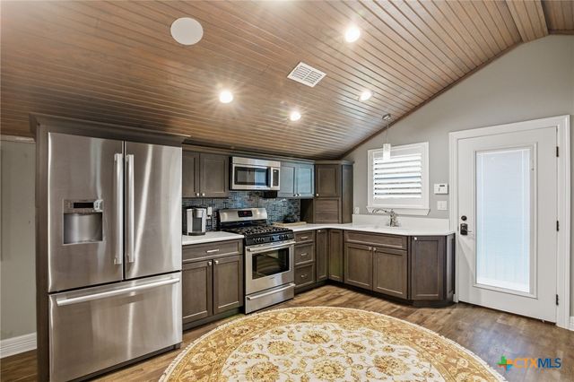 179 Post Oak Place, Inez, TX 77968