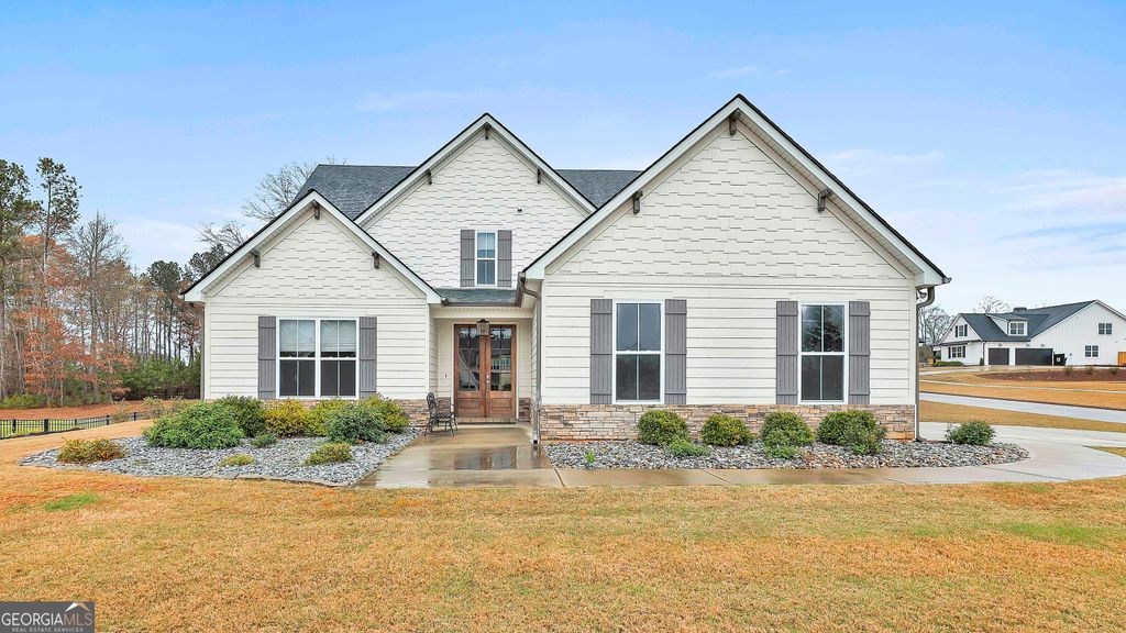 153 N Cove Drive, Newnan, GA 30263