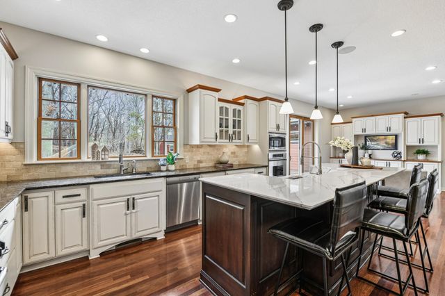 11625 Live Oak Drive, Minnetonka, MN 55305