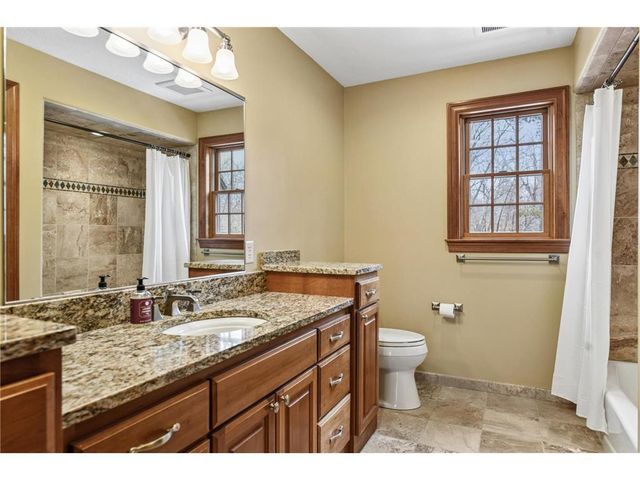 11625 Live Oak Drive, Minnetonka, MN 55305