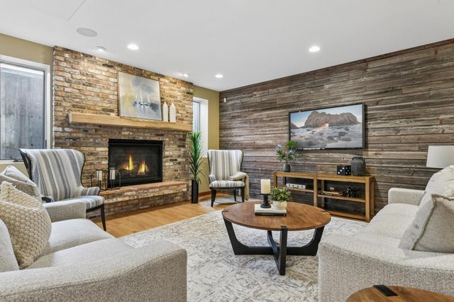 11625 Live Oak Drive, Minnetonka, MN 55305