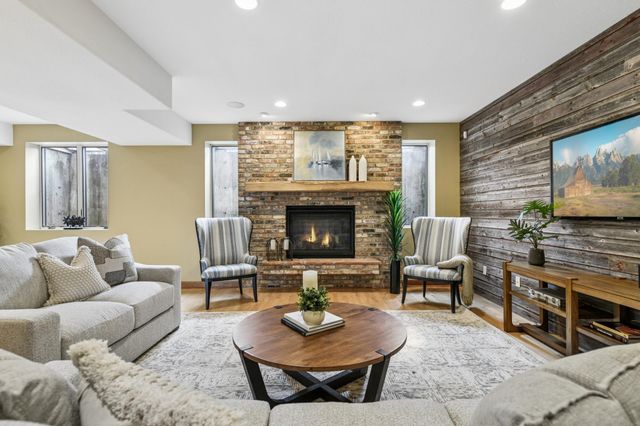 11625 Live Oak Drive, Minnetonka, MN 55305