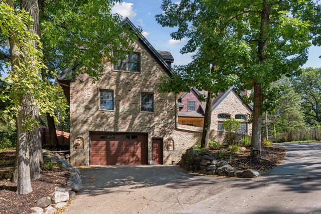 11625 Live Oak Drive, Minnetonka, MN 55305