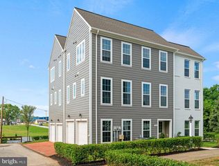 33 SEOVER WAY, Carlisle, PA 17015