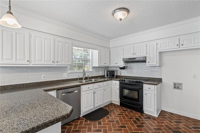 6417 Magnolia Place S Court, Mobile, AL 36695